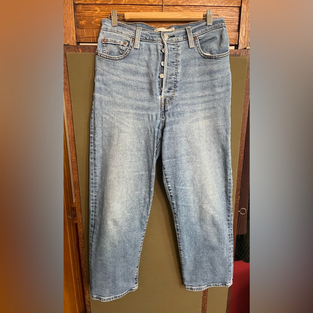 Levi’s rib cage straight ankle denim | size 29